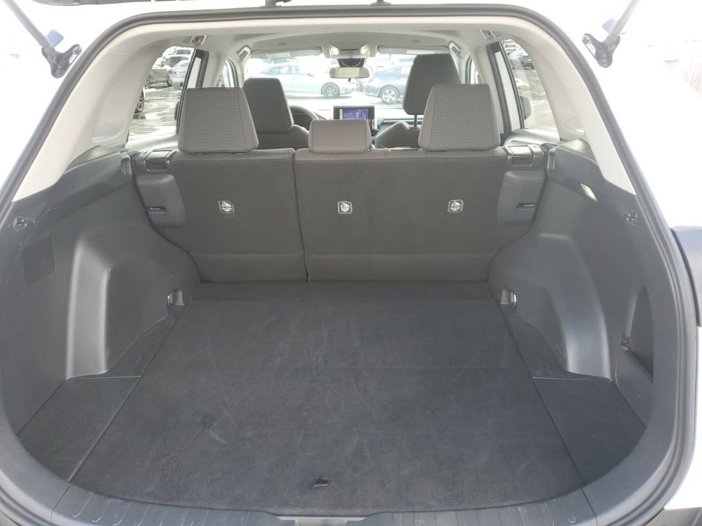 Used 2024 Toyota RAV4 LE image 28