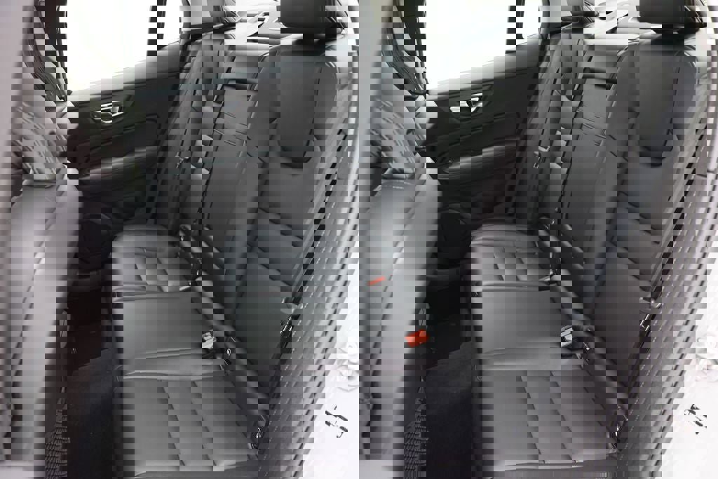 Used 2025 Volvo S60 B5 Core image 13