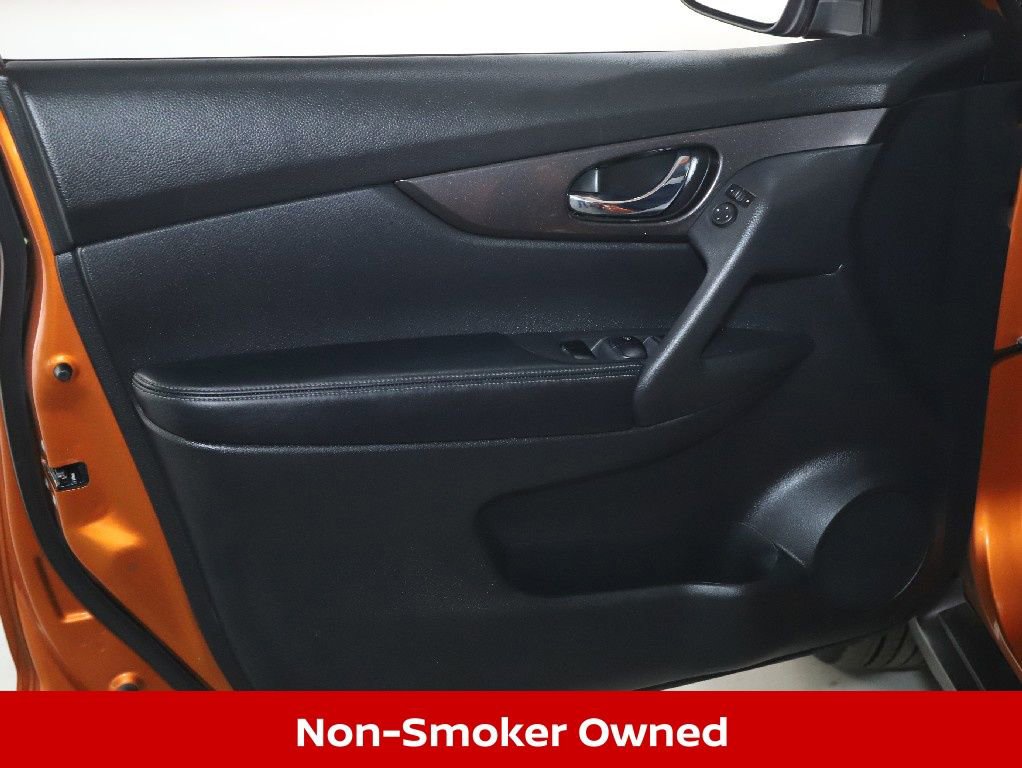 Used 2019 Nissan Rogue SV image 16