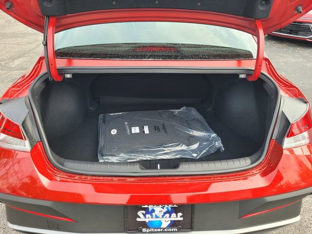 New 2025 Hyundai Elantra SEL image 17