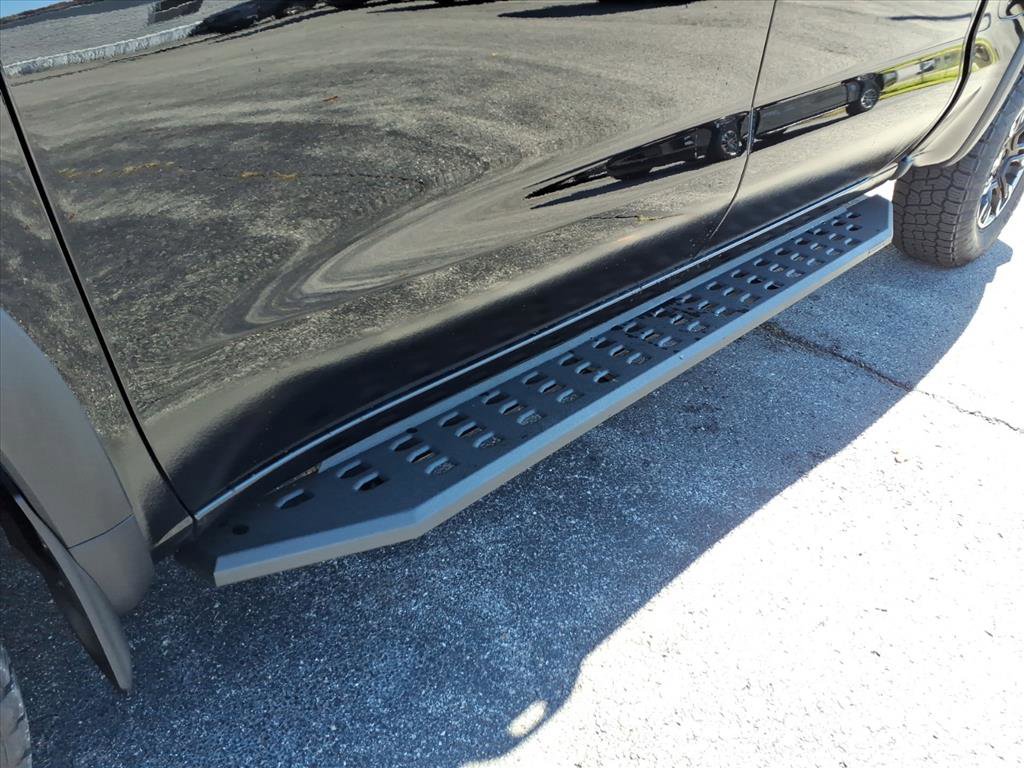 Used 2025 Chevrolet Silverado 1500 ZR2 w/ Technology Package image 13