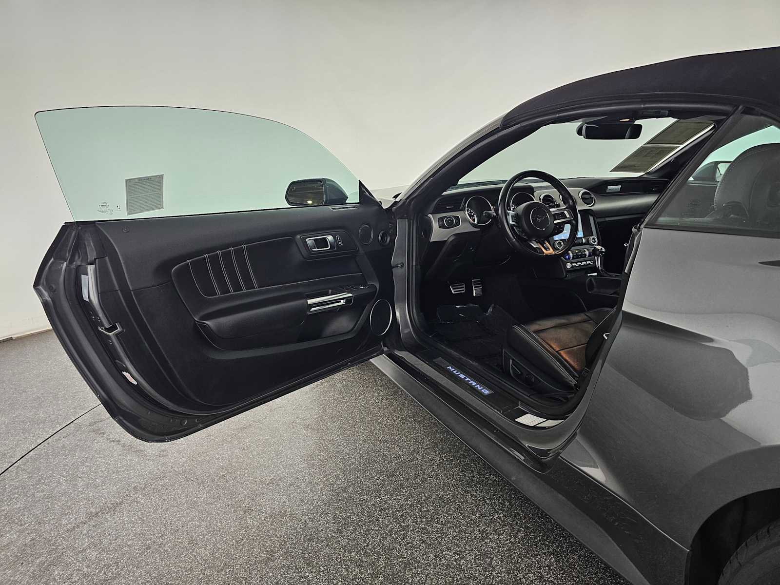 Used 2023 Ford Mustang Premium image 15