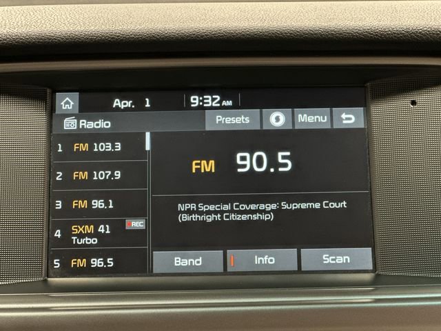 Used 2018 Kia Optima LX w/ 17" Alloy Wheels Package image 10