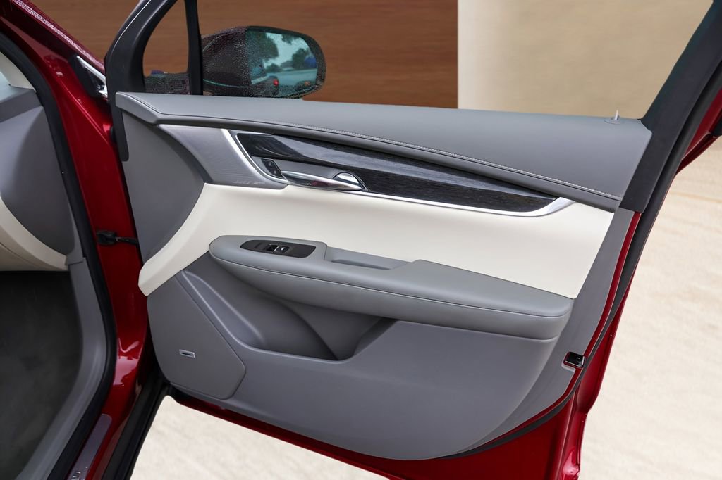 Used 2020 Cadillac XT6 Premium Luxury image 28