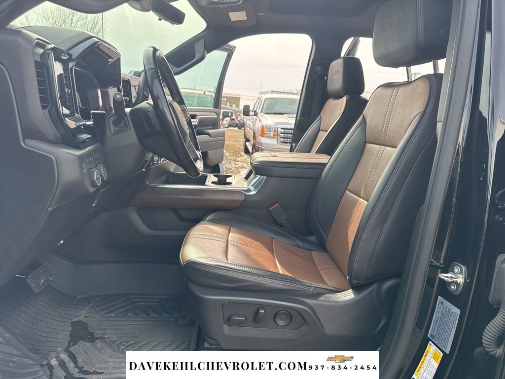 Used 2024 Chevrolet Silverado 3500 High Country w/ High Country Premium Package image 18