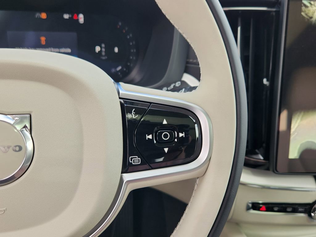 New 2026 Volvo XC60 B5 Ultra w/ Protection Package Premier image 18