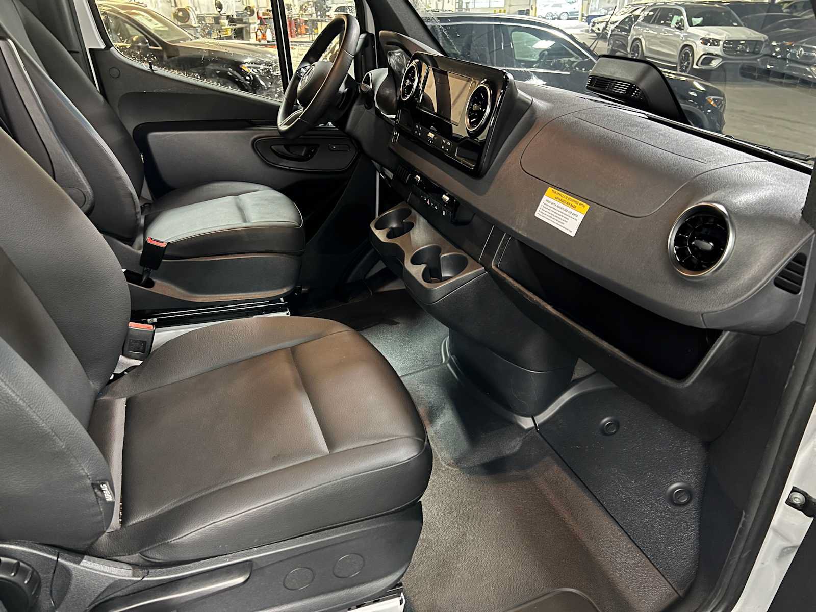New 2025 Mercedes-Benz eSprinter 144 Cargo image 11