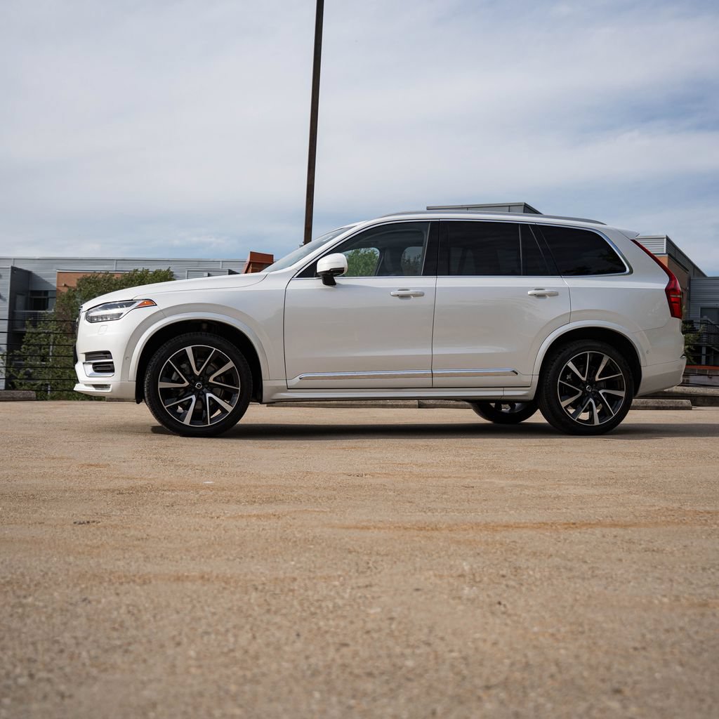 Certified 2024 Volvo XC90 B5 Plus w/ Protection Package Premier AWD/4WD image 3