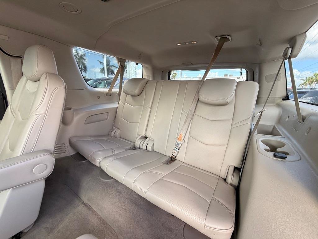 Used 2020 Cadillac Escalade ESV Luxury w/ Escalade Sport Edition AWD/4WD image 26