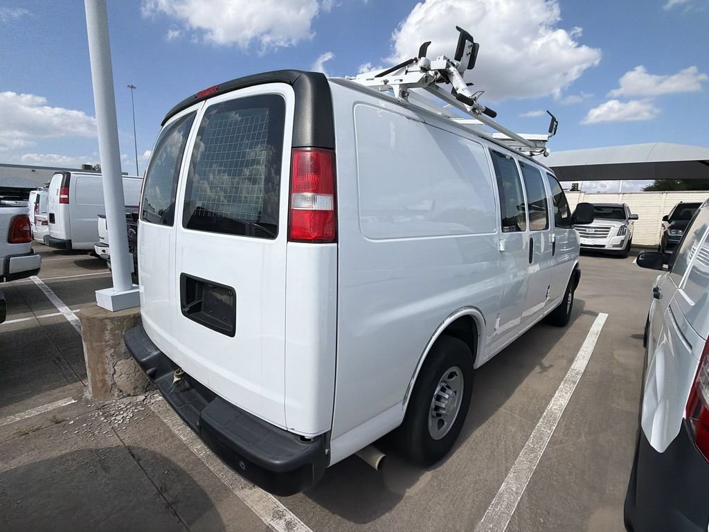 Used 2017 Chevrolet Express 2500 RWD image 3