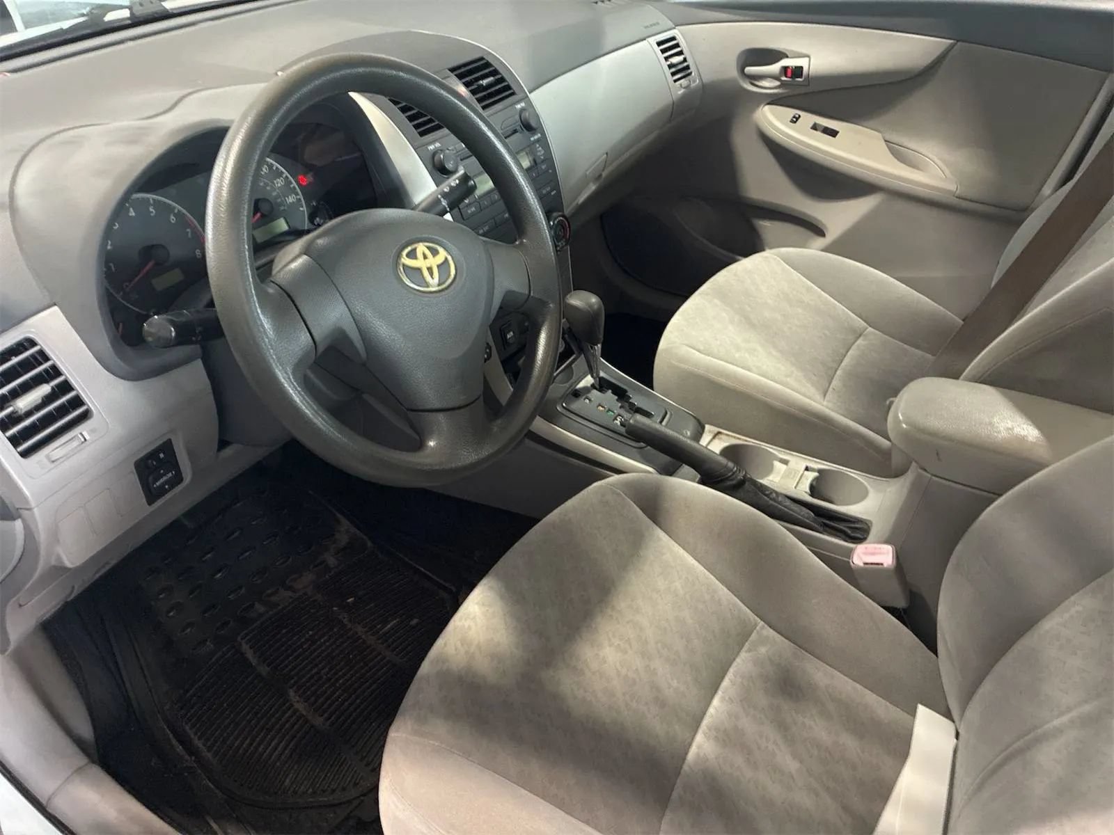 Used 2009 Toyota Corolla LE w/ All Weather Guard Pkg FWD image 3