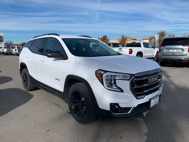 Used 2022 GMC Terrain AT4 image 4
