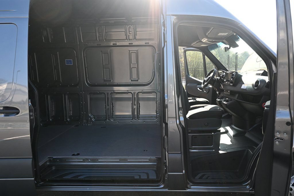 Used 2026 Mercedes-Benz Sprinter 3500 image 21
