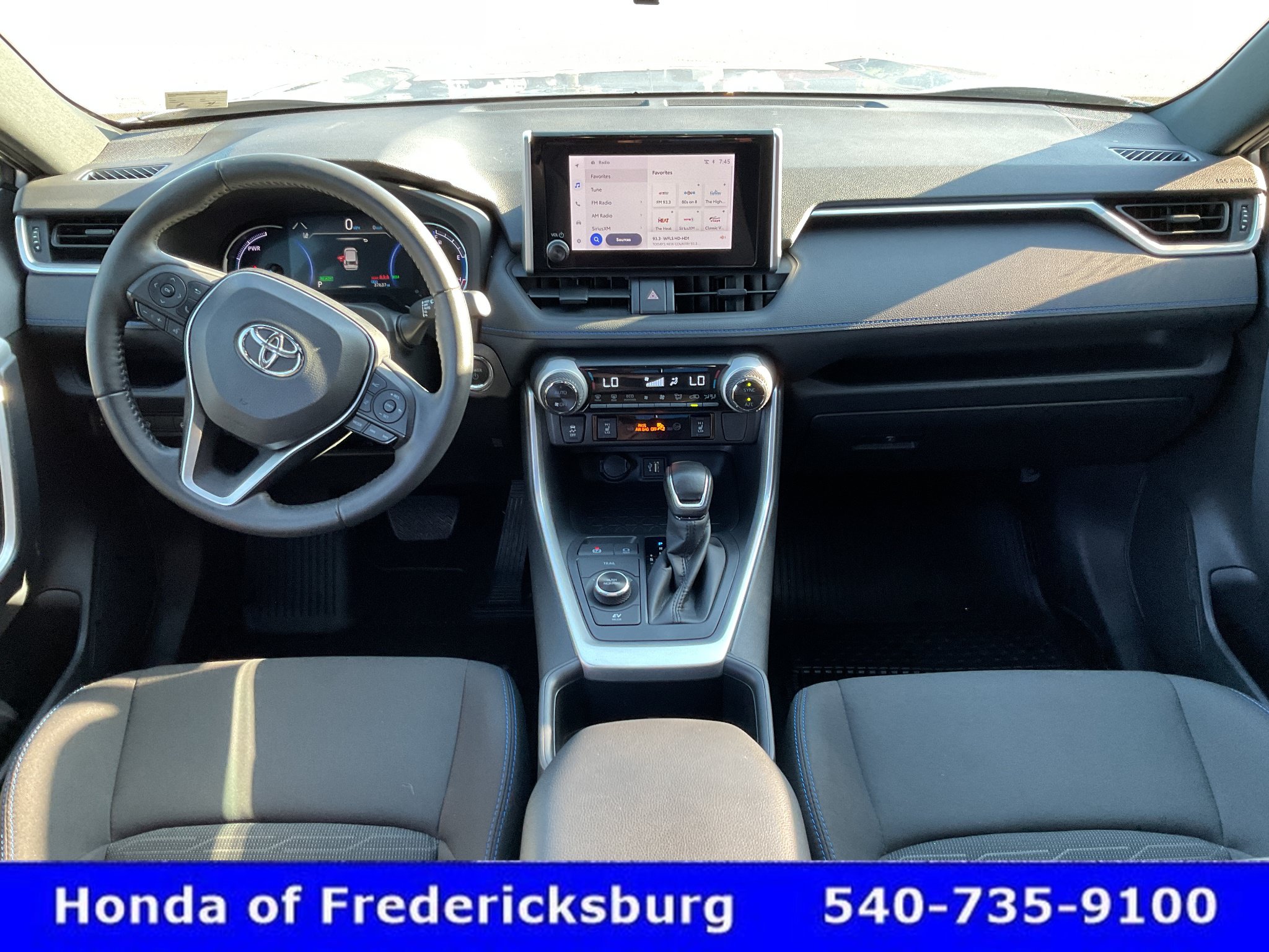 Used 2023 Toyota RAV4 SE w/ Convenience Package AWD/4WD image 40