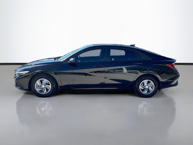 New 2026 Hyundai Elantra SE FWD image 4