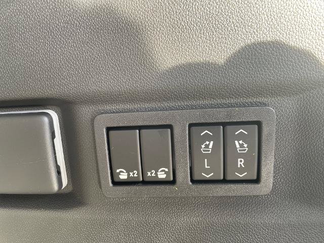 New 2026 Chevrolet Tahoe High Country AWD/4WD image 32