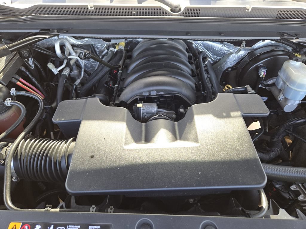 Used 2018 Chevrolet Suburban LT RWD image 25
