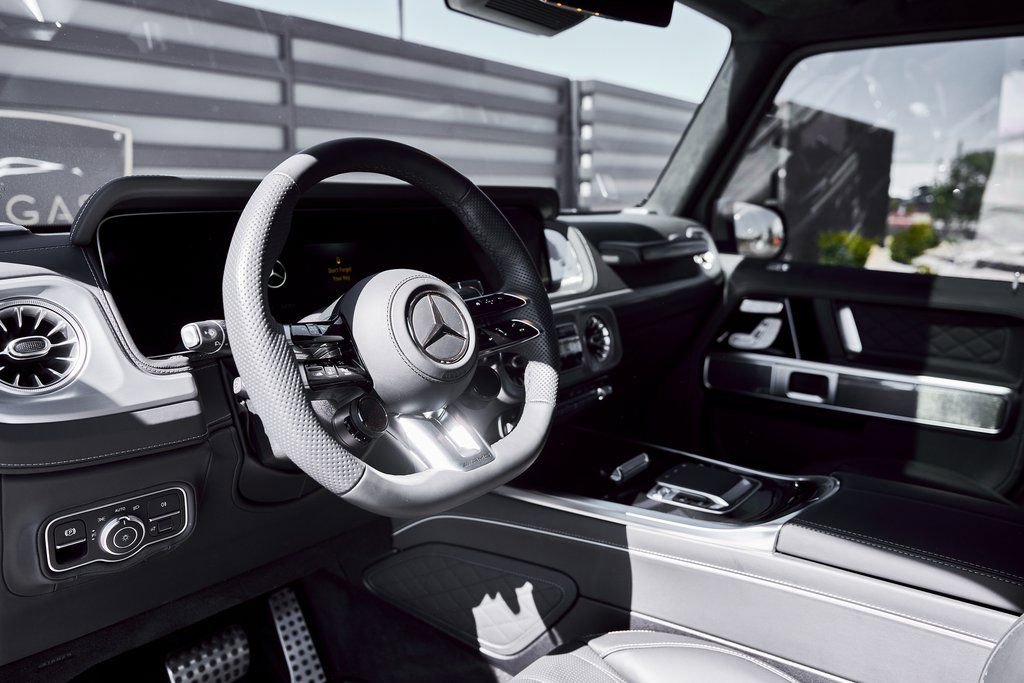 Used 2025 Mercedes-Benz G 63 AMG 4MATIC image 2
