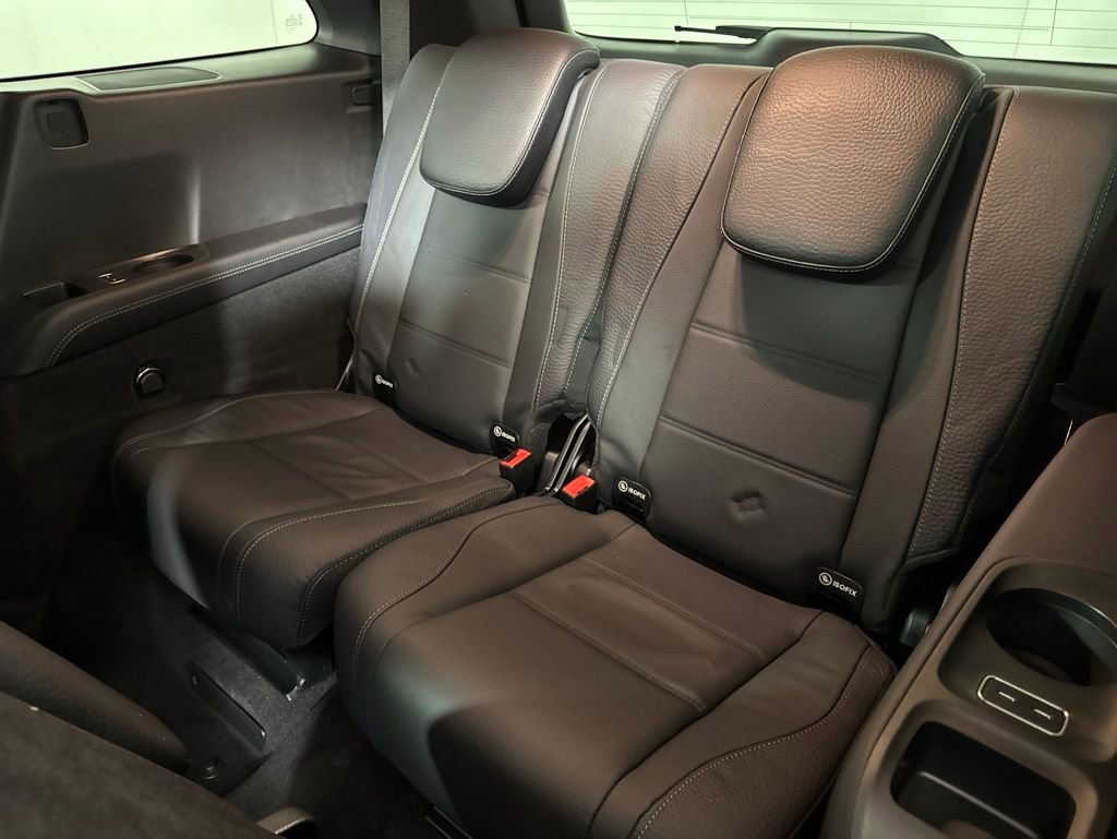 Certified 2025 Mercedes-Benz GLS 580 4MATIC w/ Acoustic Comfort Package image 19