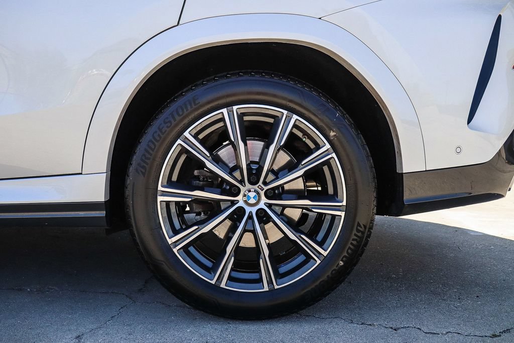 Used 2023 BMW X6 xDrive40i w/ M Sport Package AWD/4WD image 12