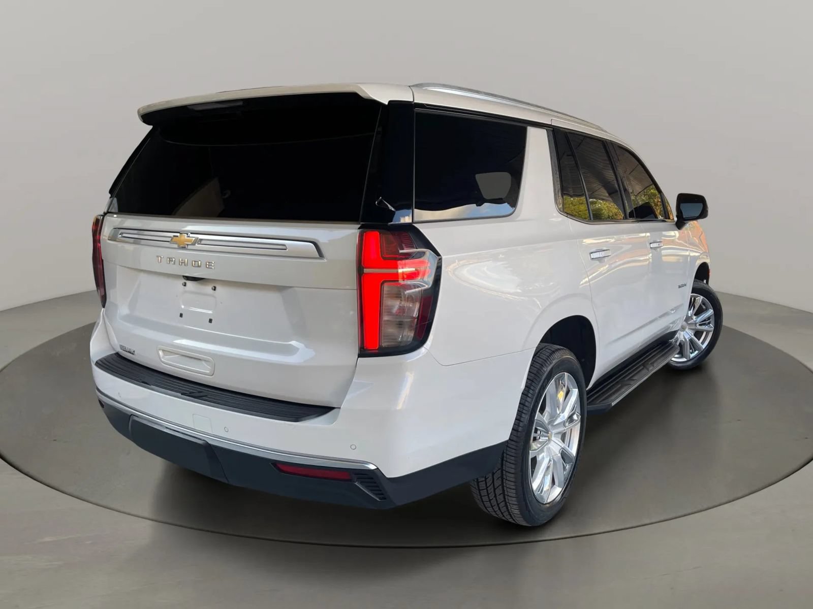 Used 2021 Chevrolet Tahoe High Country RWD image 5