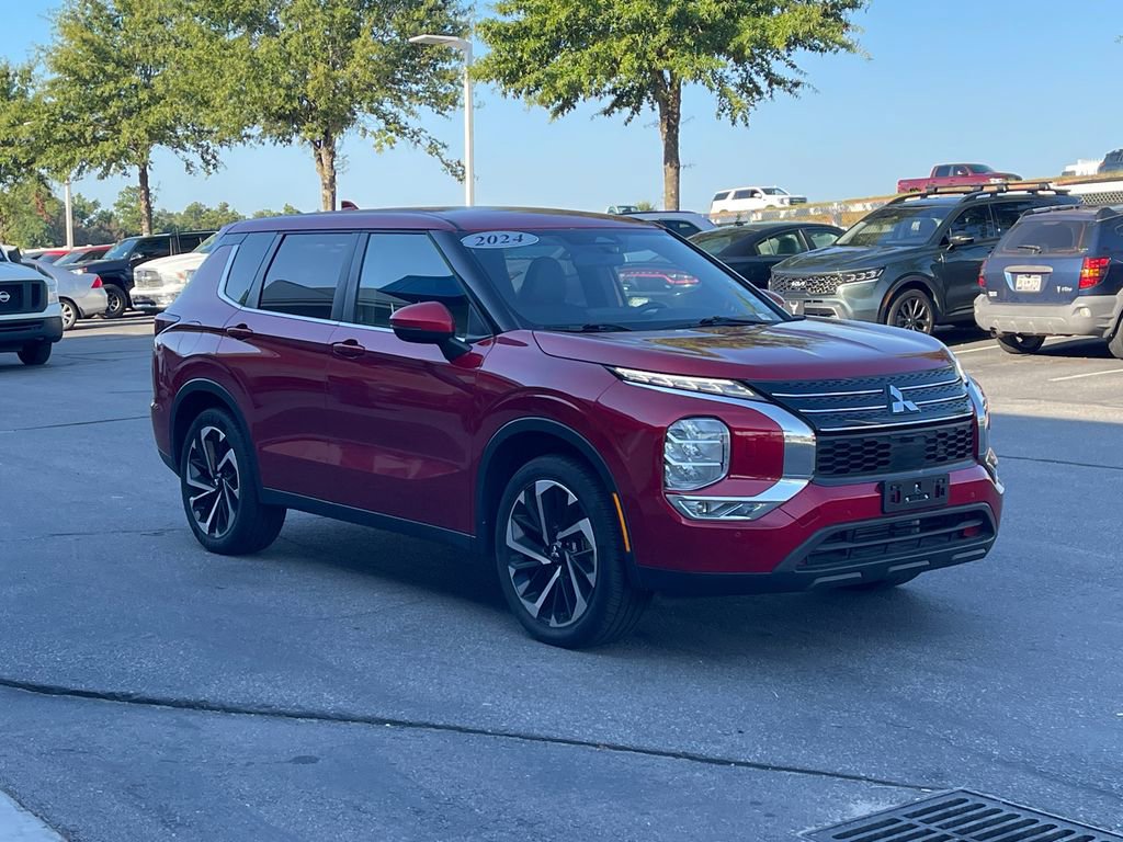 Used 2024 Mitsubishi Outlander SE
