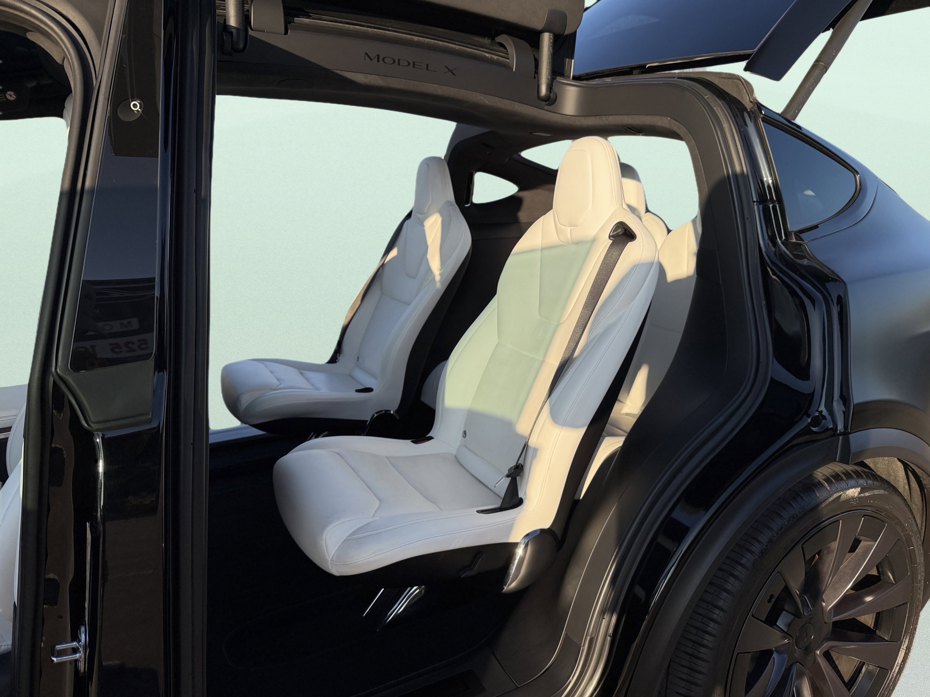 Used 2022 Tesla Model X image 28