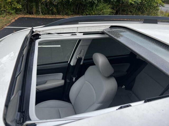 Used 2018 Subaru Forester 2.5i Premium w/ All-Weather Package image 9