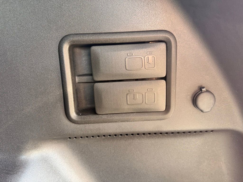 Certified 2024 Chevrolet Equinox LT w/ Driver Convenience Package image 18