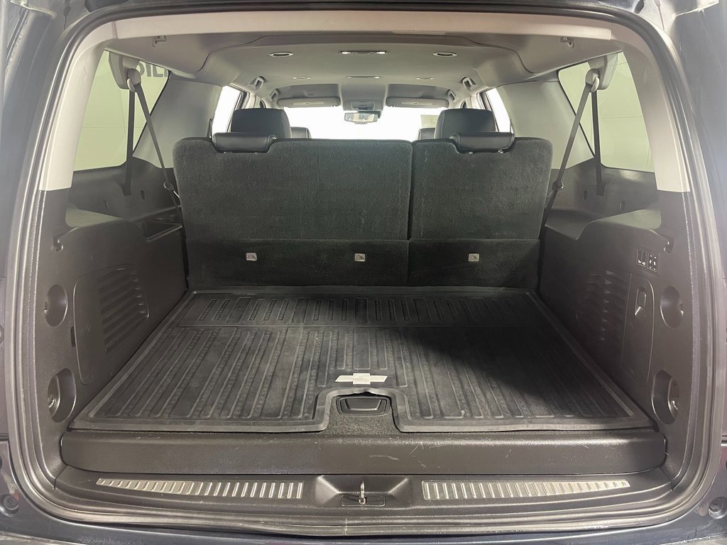 Used 2020 Chevrolet Suburban LT w/ RST Edition image 7