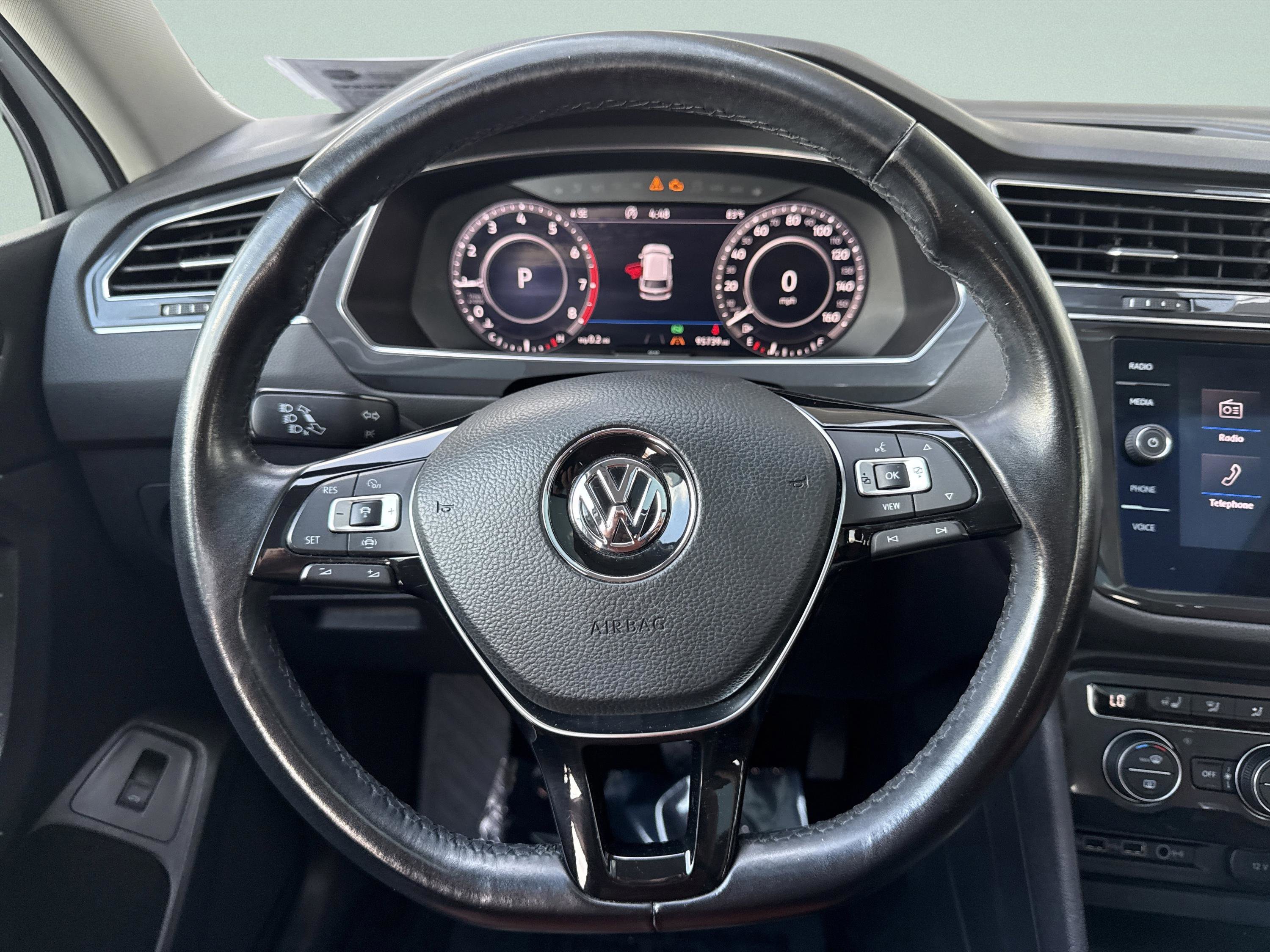 Used 2019 Volkswagen Tiguan SEL Premium image 9