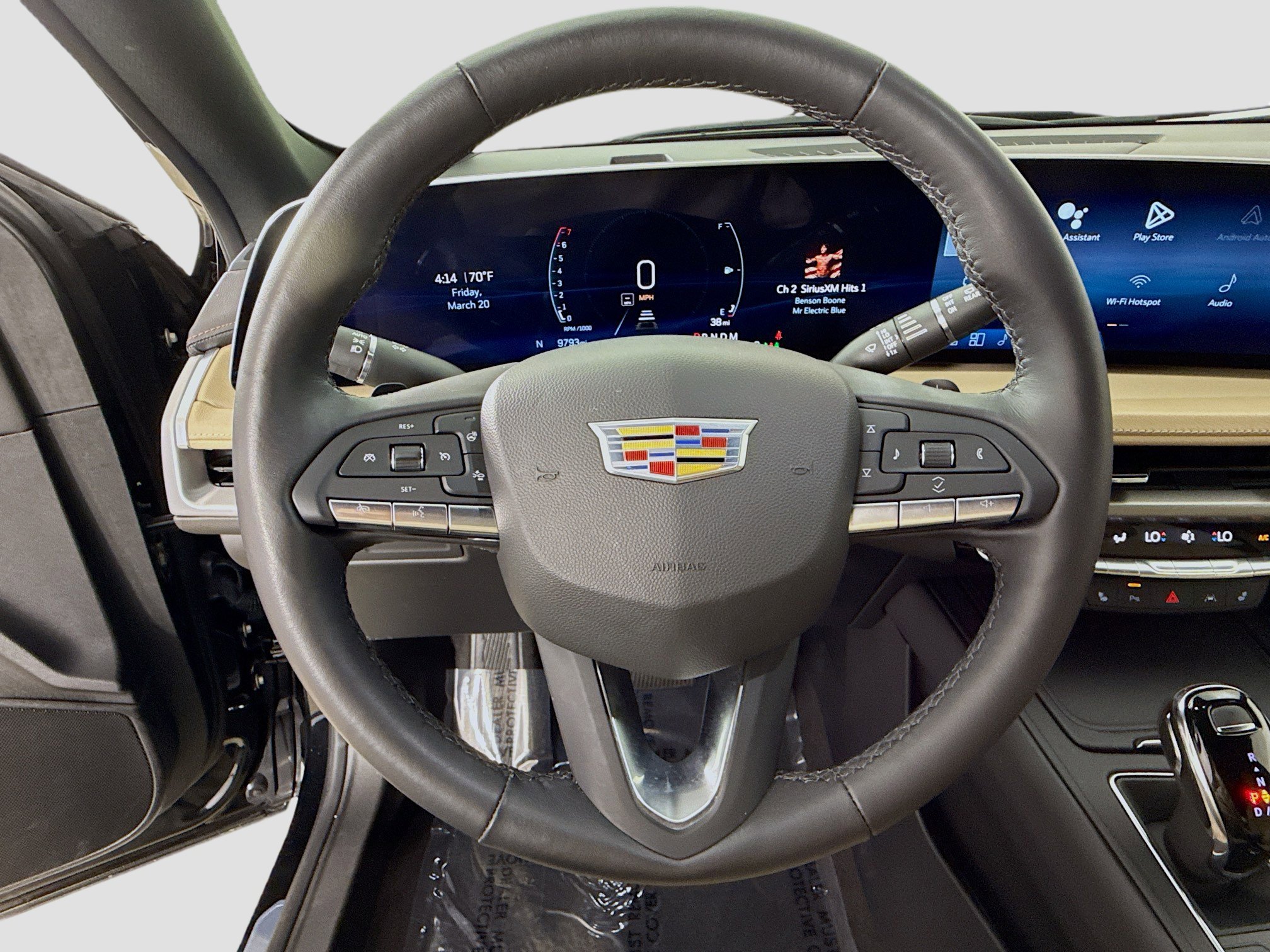 Used 2024 Cadillac XT4 Luxury w/ Cold Weather Package image 11