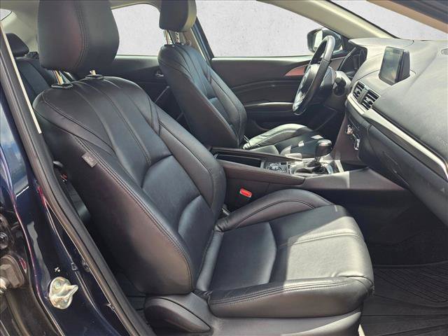 Used 2018 MAZDA MAZDA3 Touring FWD image 18