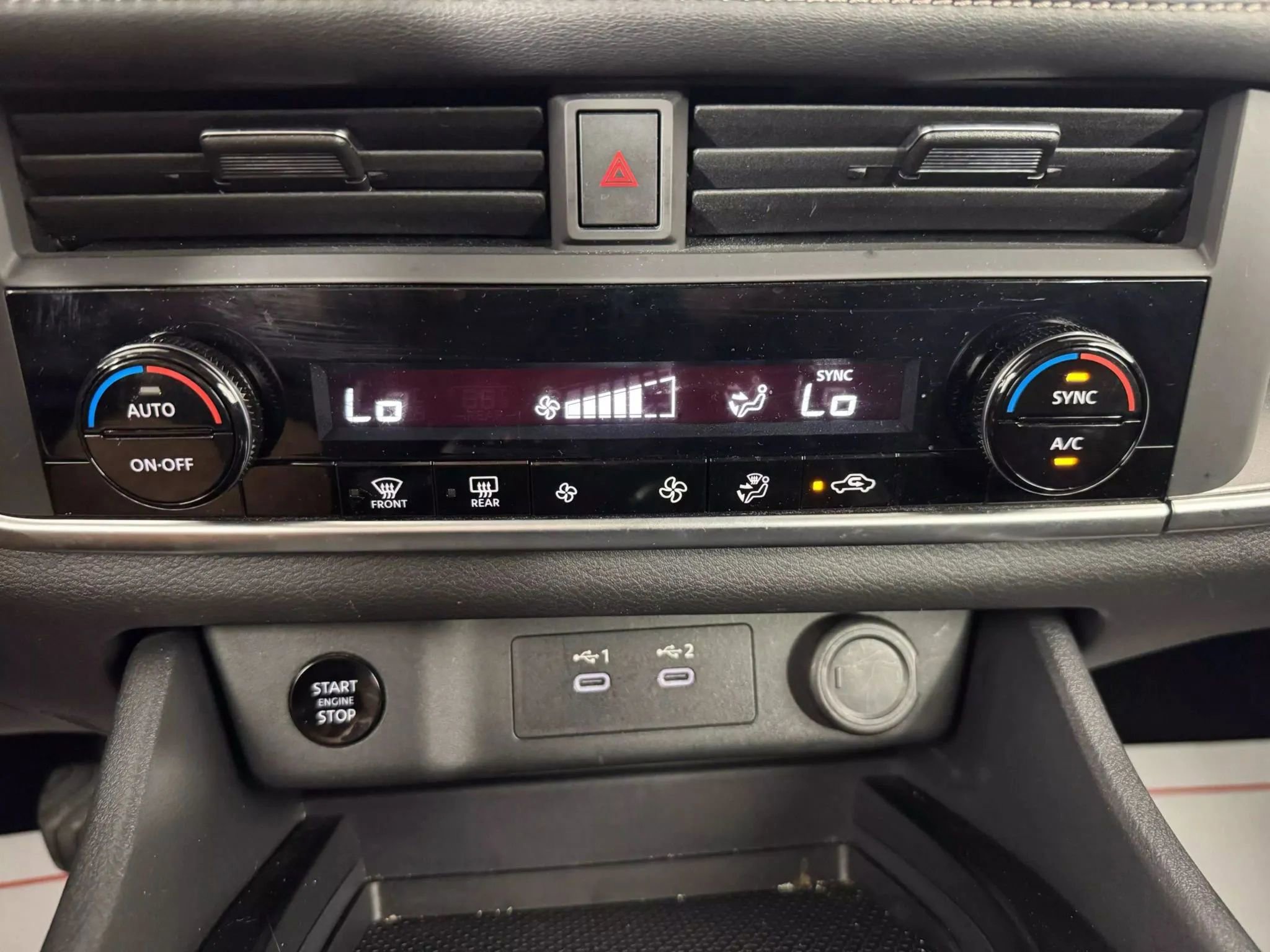 Used 2024 Nissan Rogue SV AWD/4WD image 21