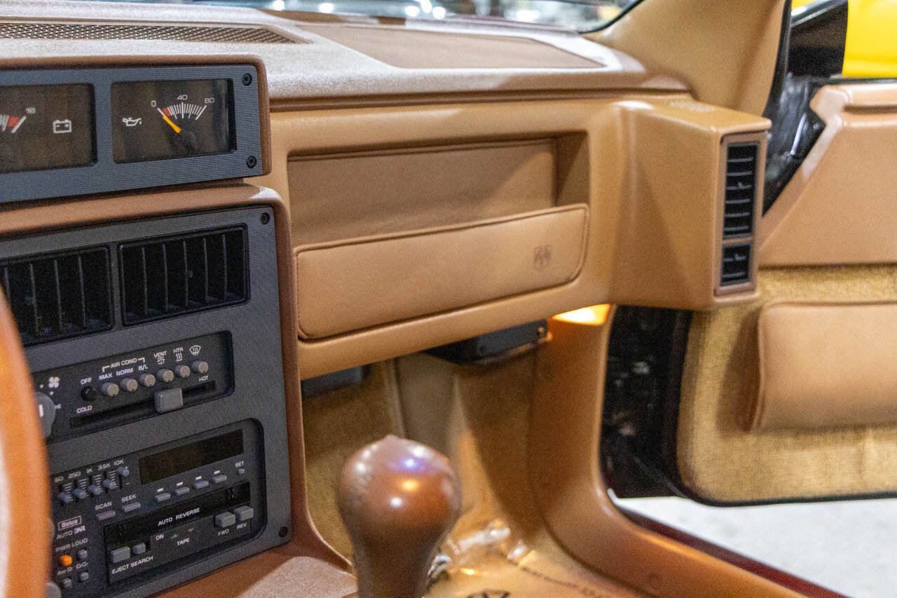 Used 1988 Pontiac Fiero GT image 13