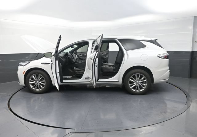Used 2023 Buick Enclave Avenir w/ Avenir Technology Package AWD/4WD image 34