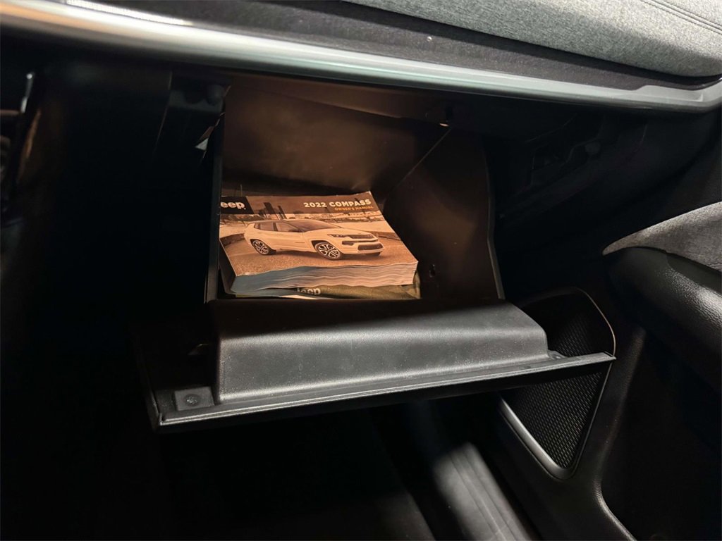 Used 2022 Jeep Compass Latitude image 27