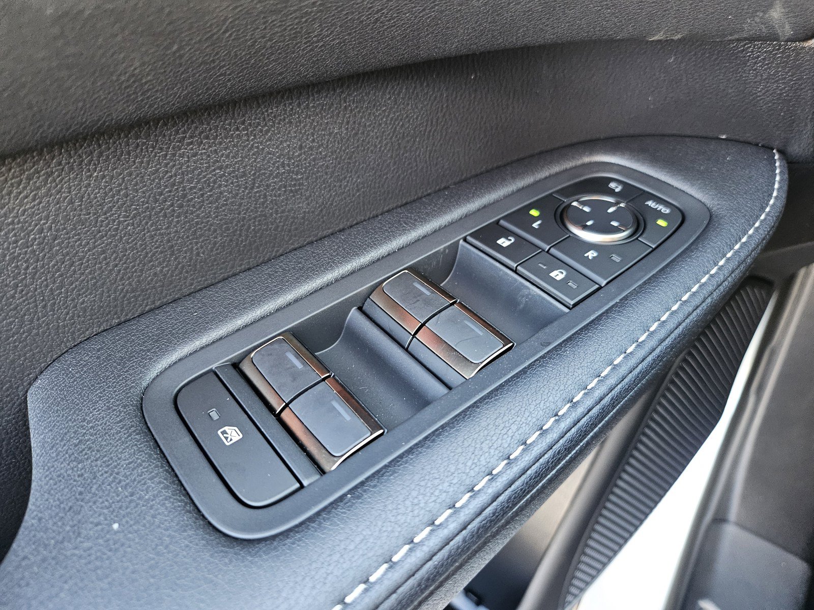 New 2026 Lexus RX 450h AWD w/ Convenience Package image 15