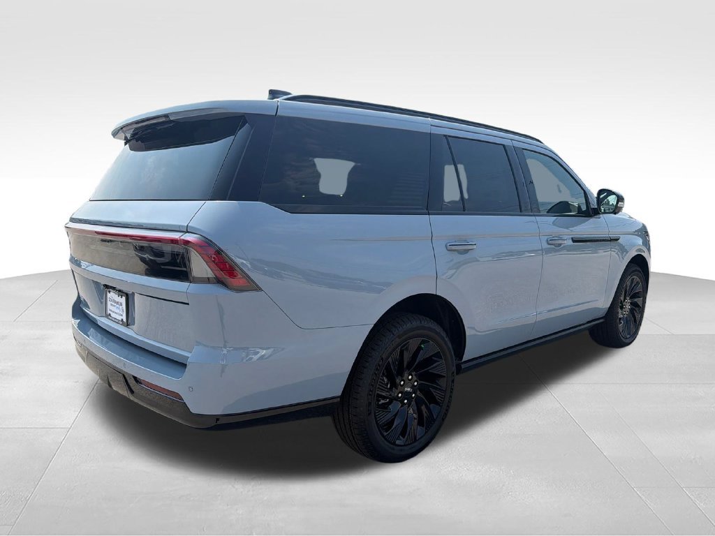 New 2027 Lincoln Navigator Reserve w/ Jet Appearance Package AWD/4WD image 5