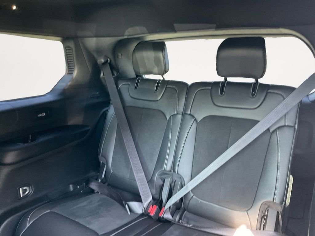 Used 2021 Jeep Grand Cherokee L Laredo image 31