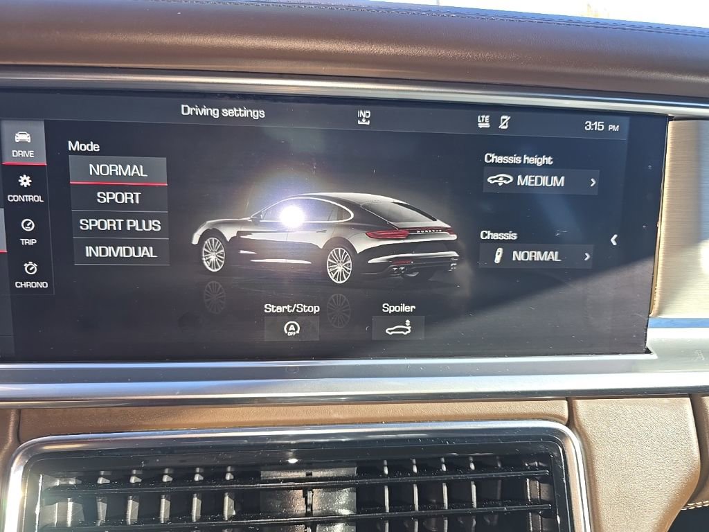 Used 2018 Porsche Panamera 4S image 27