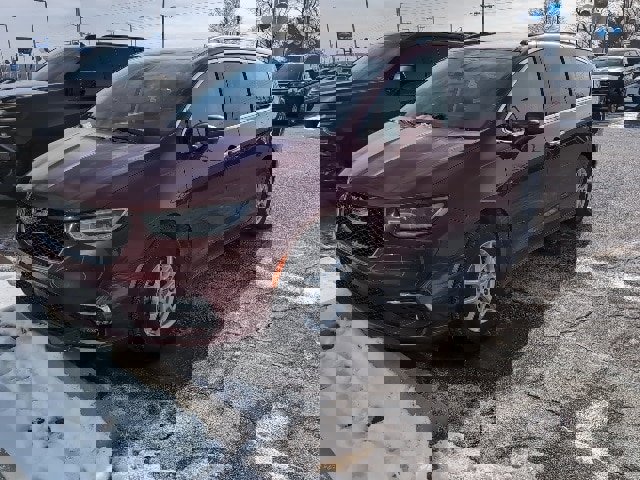 Used 2021 Chrysler Pacifica Touring-L image 2