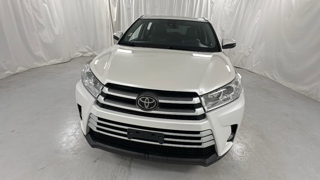 Used 2018 Toyota Highlander XLE image 8