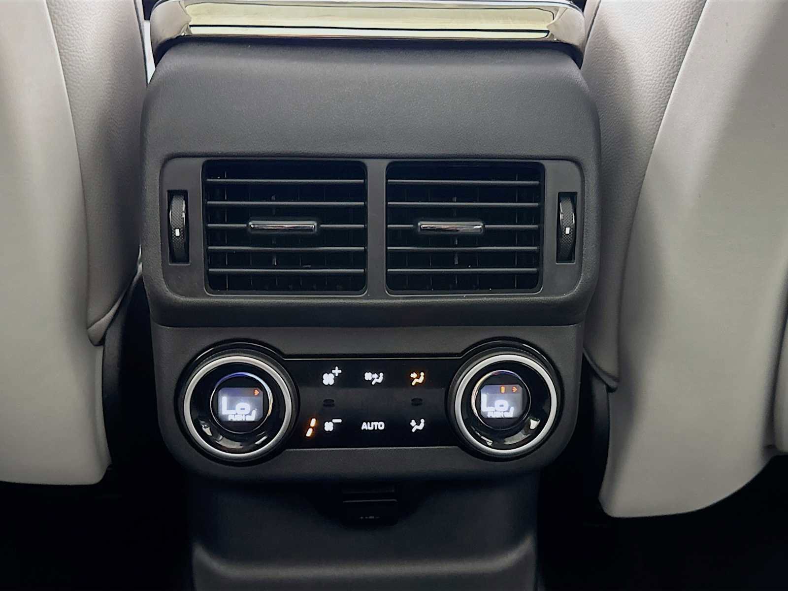 Used 2025 Land Rover Range Rover Velar S image 25