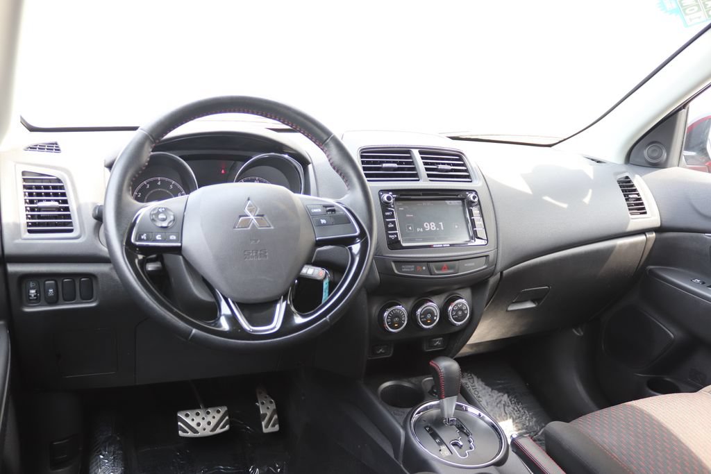 Used 2017 Mitsubishi Outlander Sport LE AWD/4WD image 3