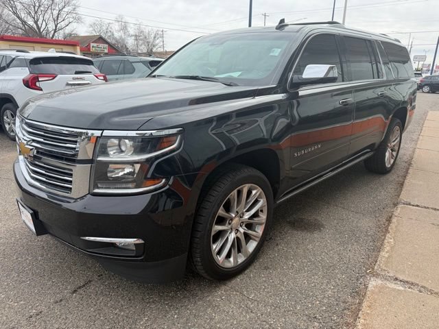 Used 2019 Chevrolet Suburban Premier w/ Premier Plus Edition AWD/4WD image 3