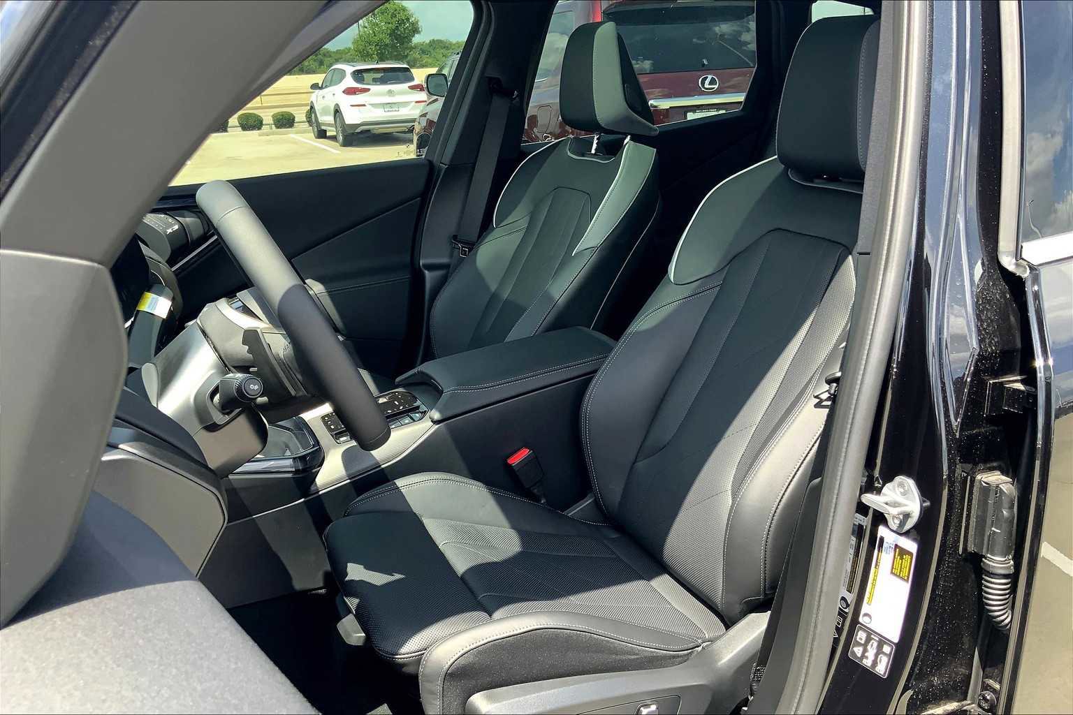 New 2025 BMW X3 xDrive30i w/ Convenience Package image 9