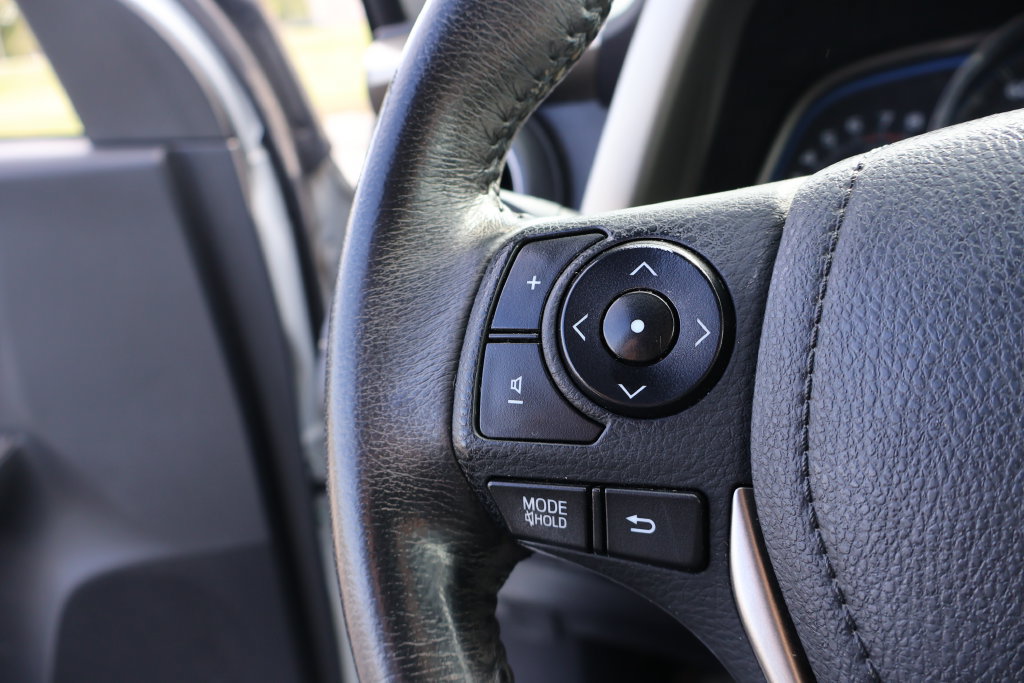 Used 2013 Toyota RAV4 Limited AWD/4WD image 38