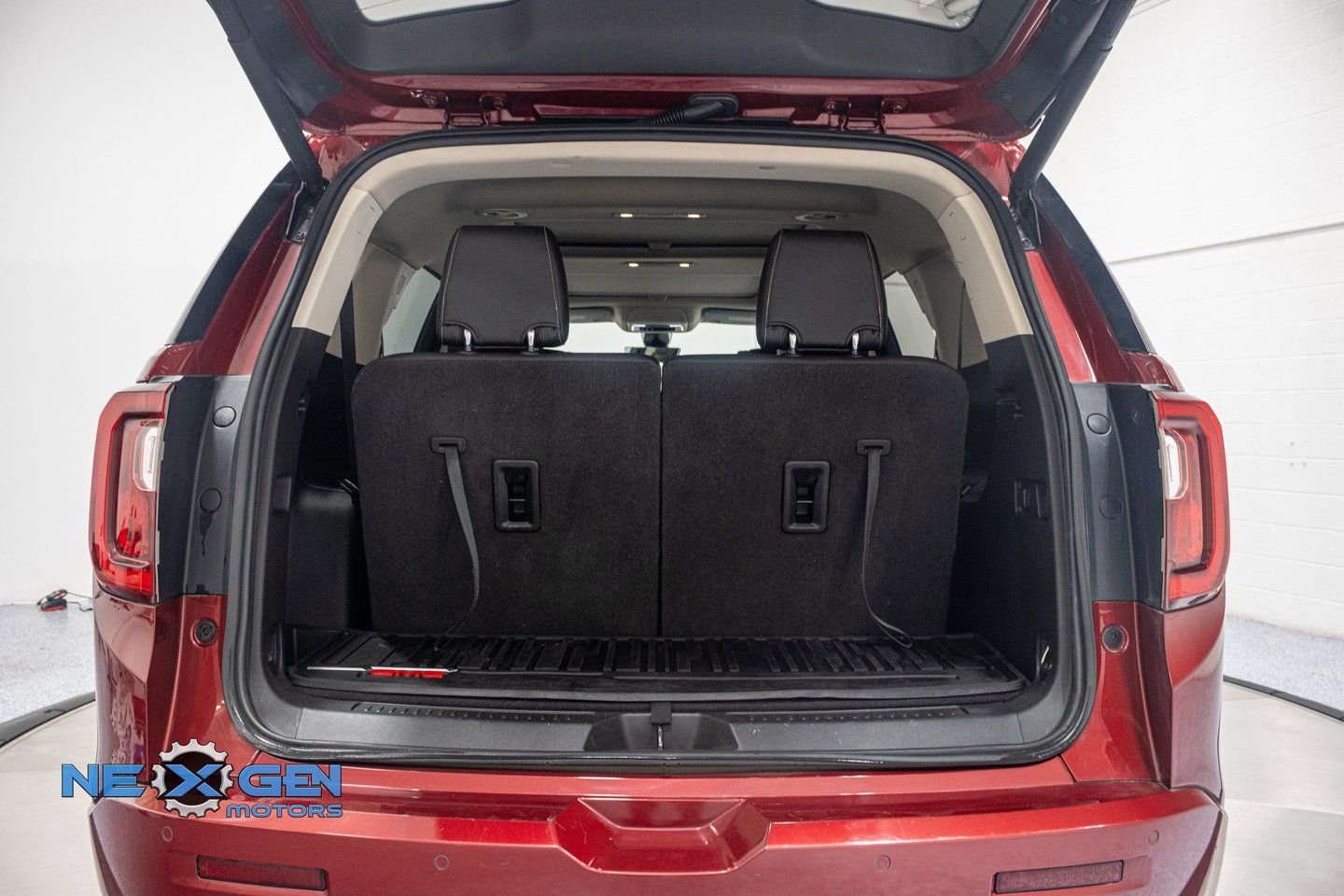 Used 2020 GMC Acadia Denali w/ Denali Ultimate Package image 48