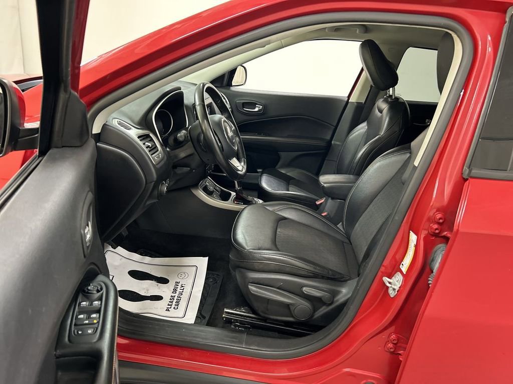 Used 2020 Jeep Compass Latitude w/ Cold Weather Group image 9